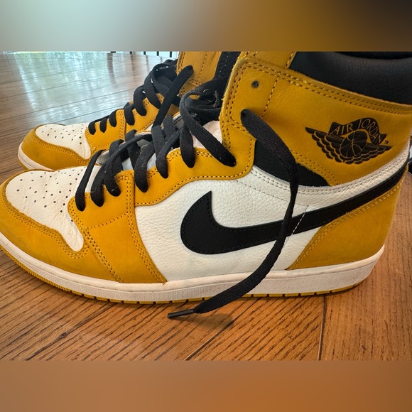 Nike Air Jordan 1 Retro High OG Yellow Ochre - Picture 4 of 11